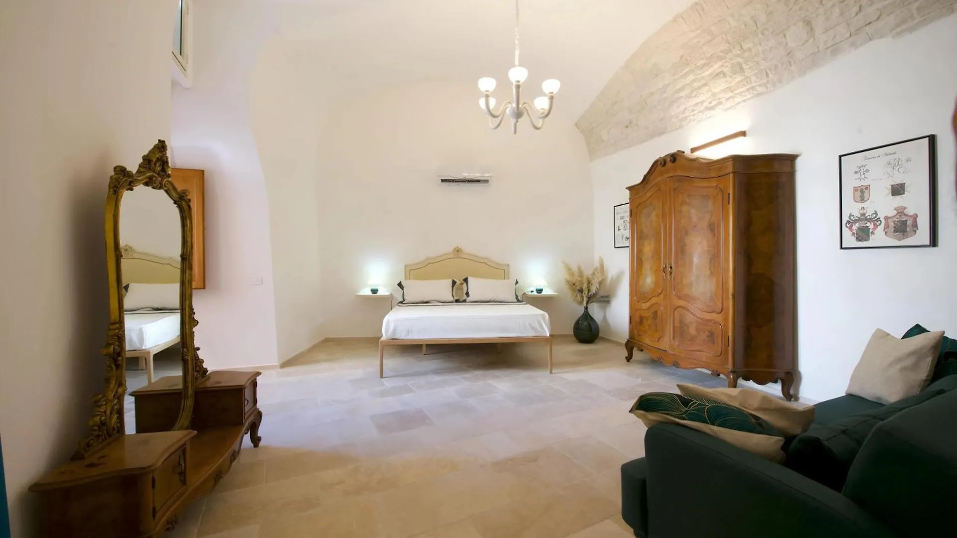 Semper Invictus Apartment - Palazzo Framarino Dei Malatesta - XIV Century Giovinazzo Holiday home