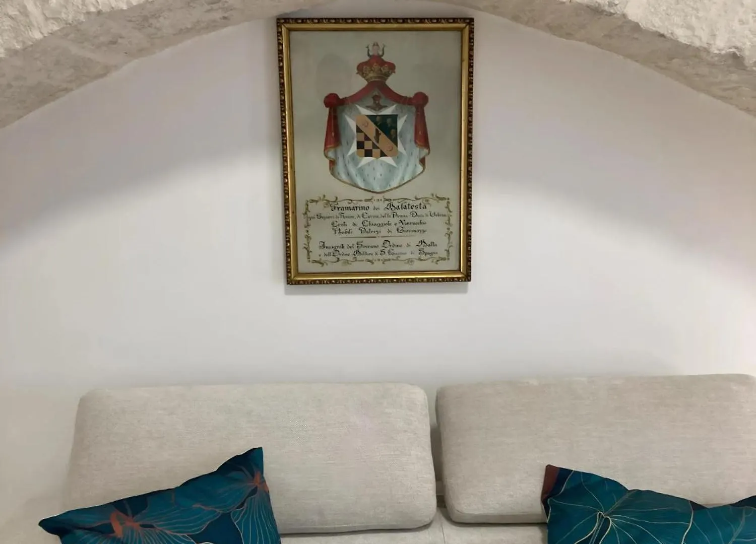 Semper Invictus Apartment - Palazzo Framarino Dei Malatesta - XIV Century Giovinazzo 0*,