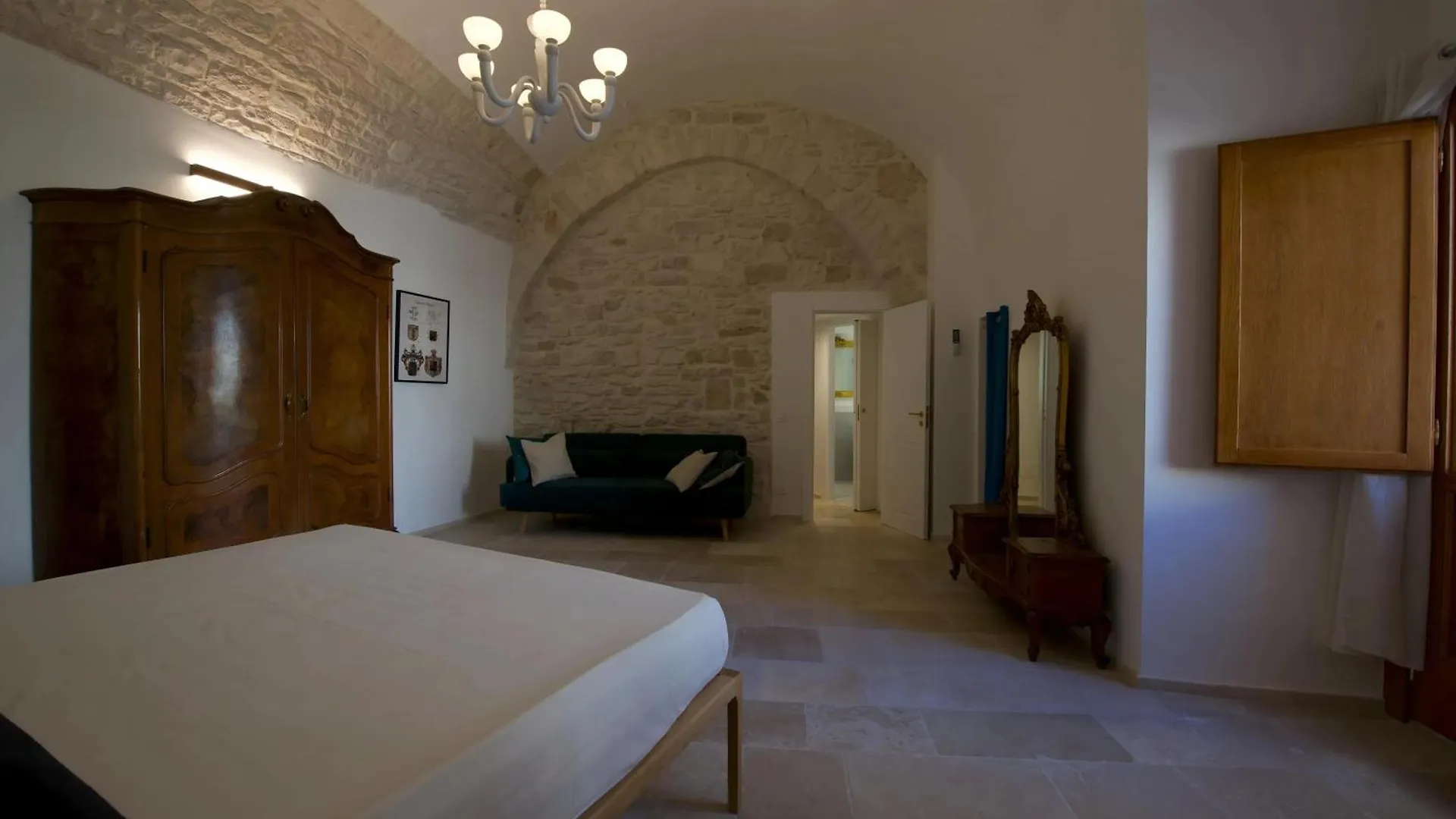Semper Invictus Apartment - Palazzo Framarino Dei Malatesta - XIV Century Giovinazzo Italy