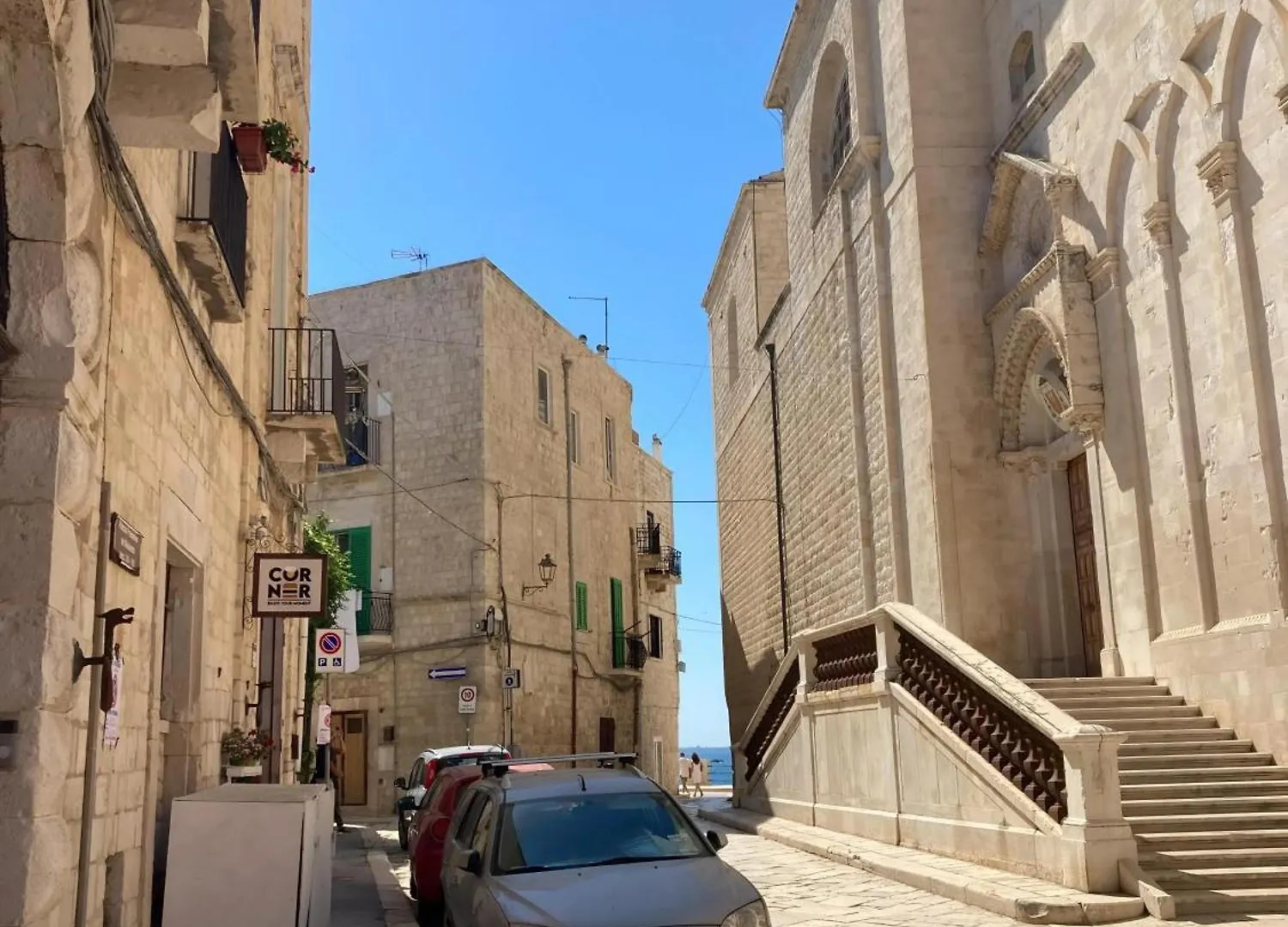 Semper Invictus Apartment - Palazzo Framarino Dei Malatesta - XIV Century Giovinazzo 0*,  Italy