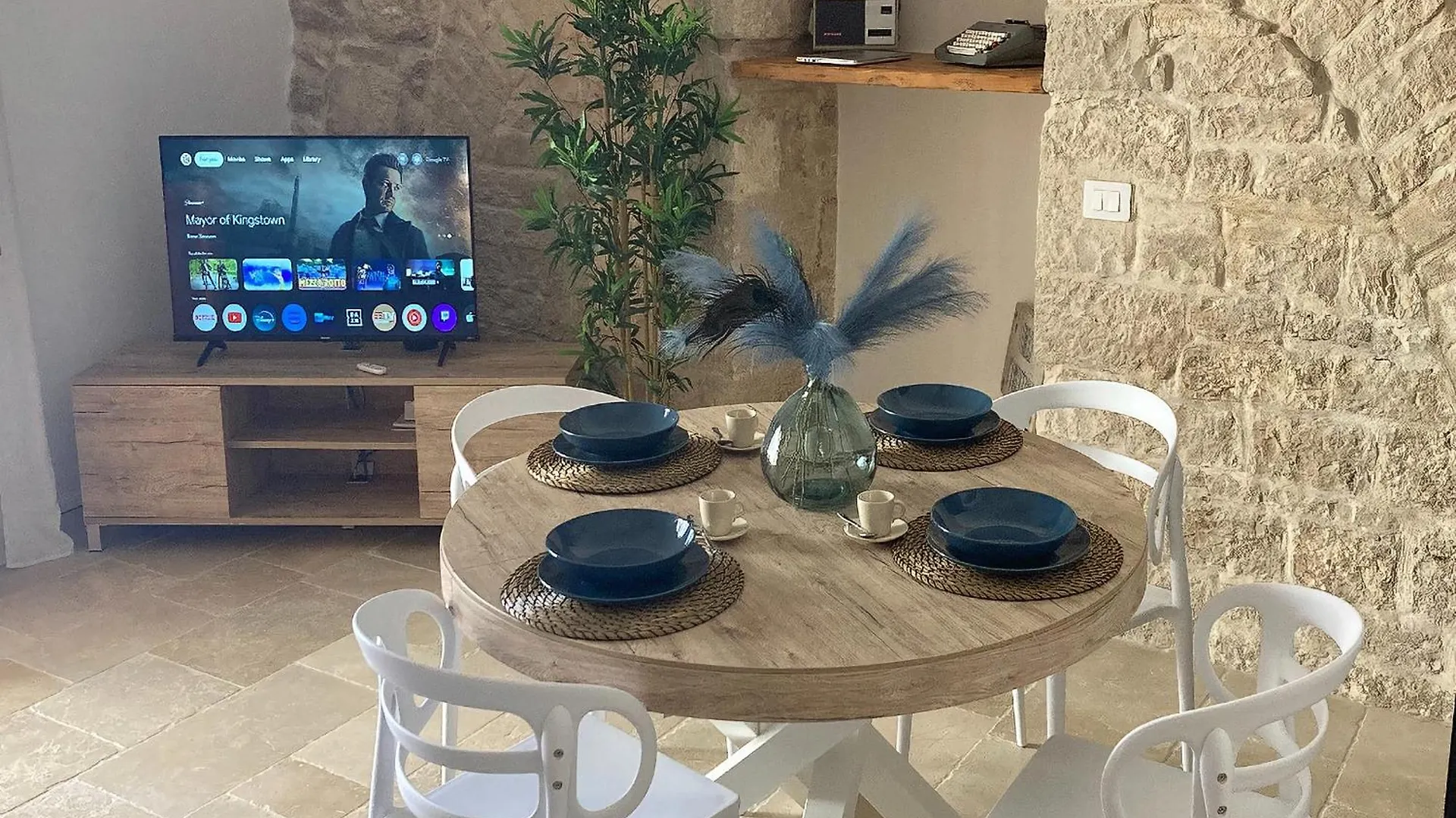 Semper Invictus Apartment - Palazzo Framarino Dei Malatesta - XIV Century Giovinazzo Holiday home