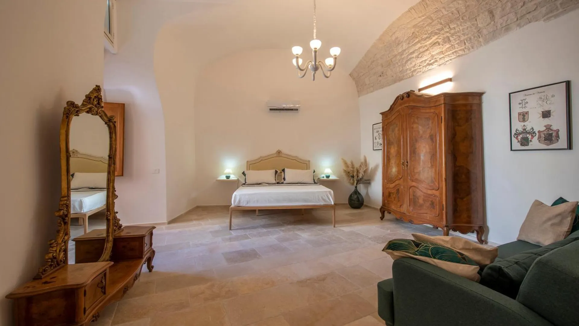 Semper Invictus Apartment - Palazzo Framarino Dei Malatesta - XIV Century Giovinazzo Holiday home