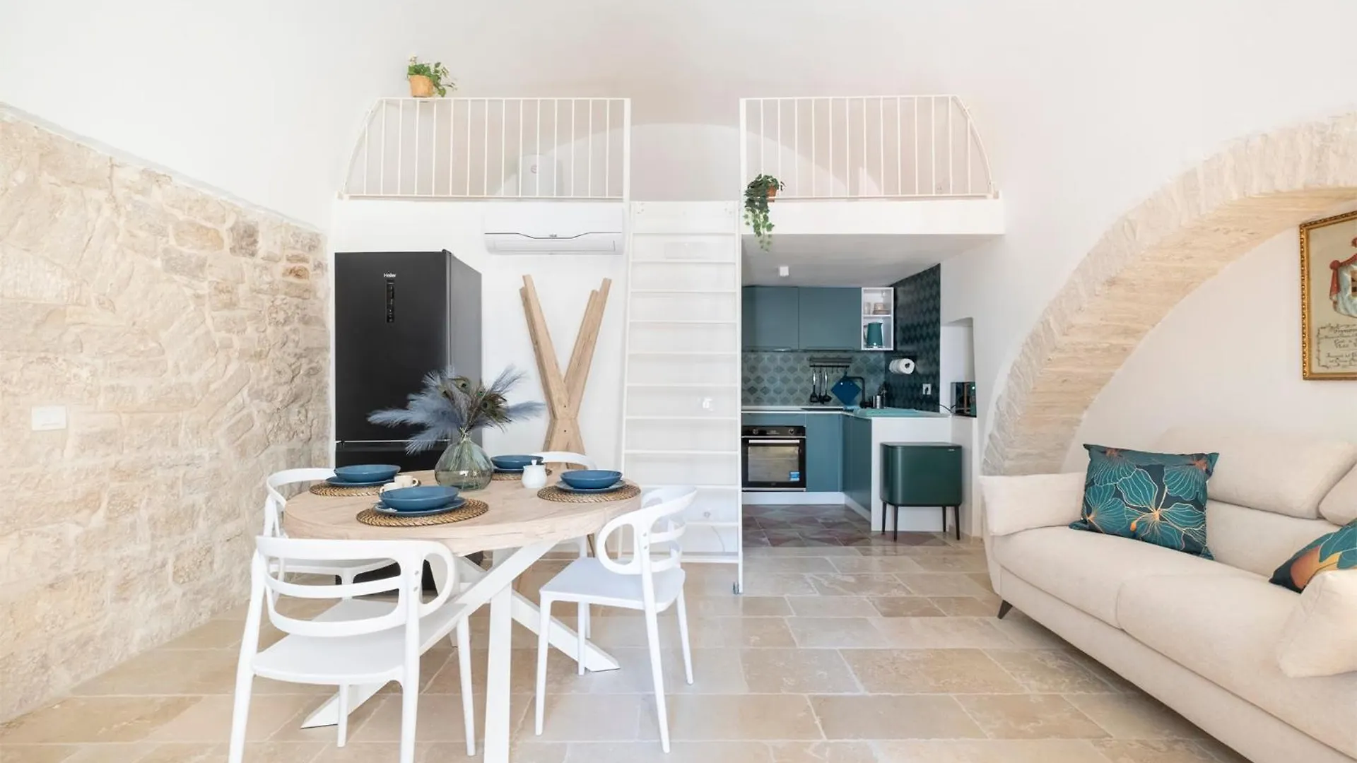 Holiday home Semper Invictus Apartment - Palazzo Framarino Dei Malatesta - XIV Century Giovinazzo