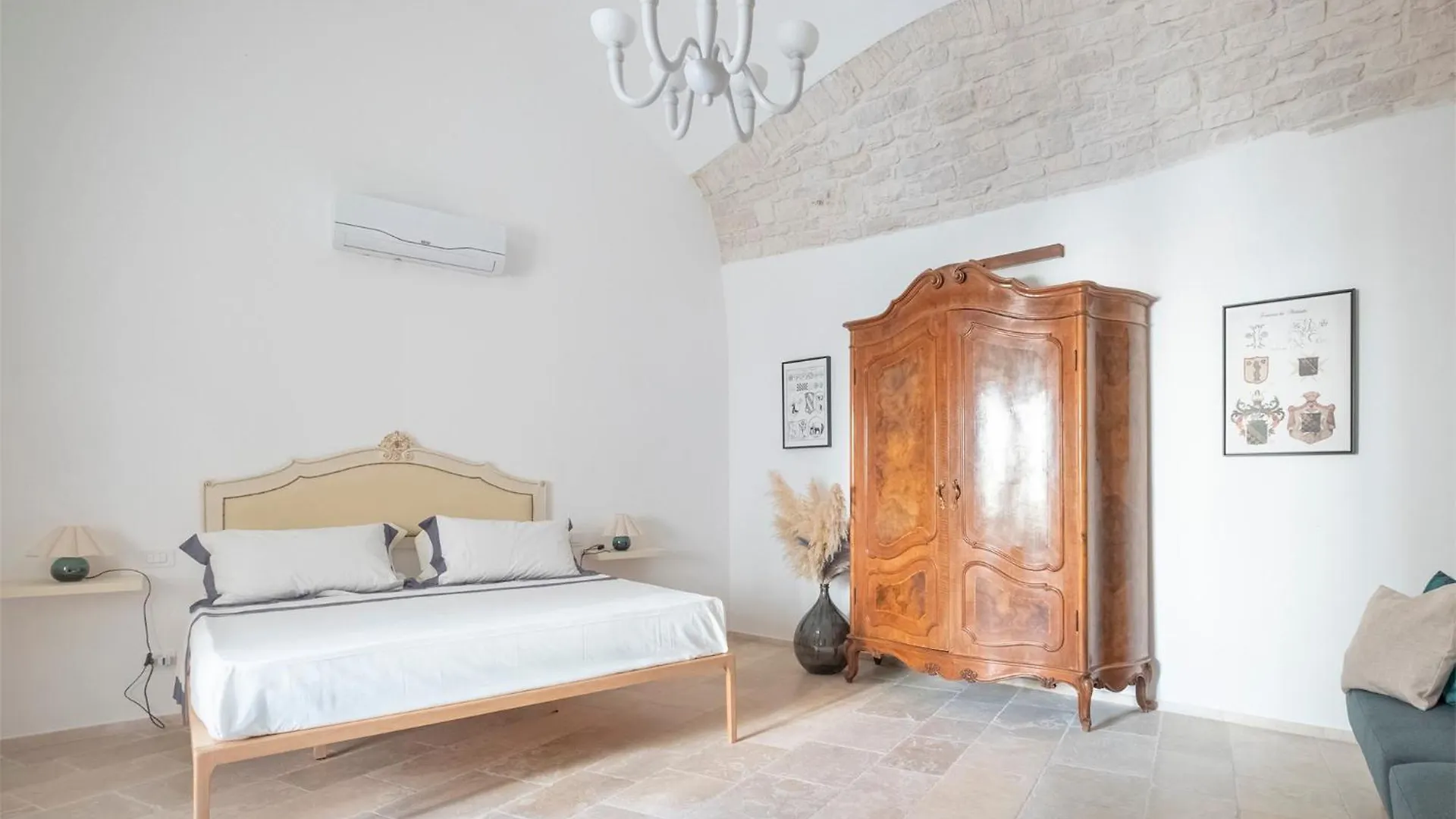 Semper Invictus Apartment - Palazzo Framarino Dei Malatesta - XIV Century Giovinazzo Italy