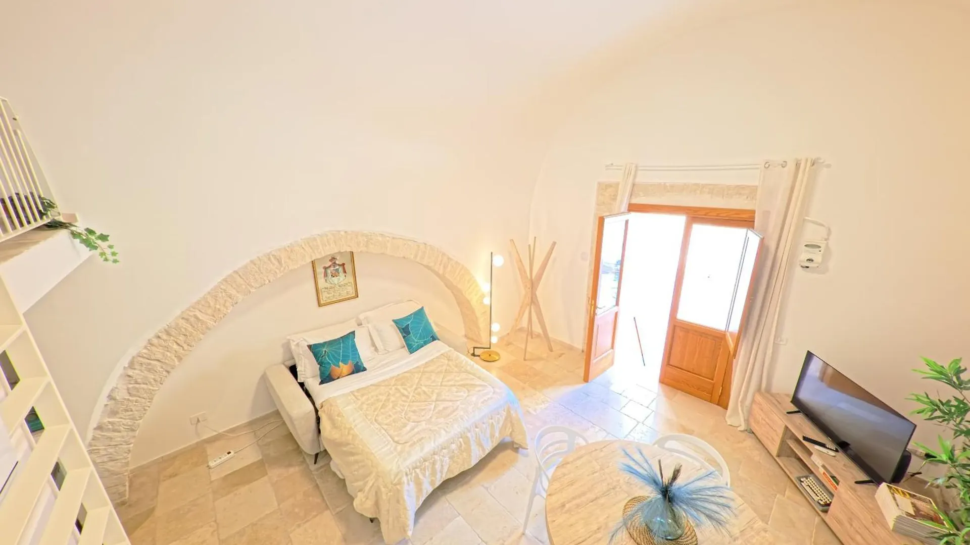 Semper Invictus Apartment - Palazzo Framarino Dei Malatesta - XIV Century Giovinazzo