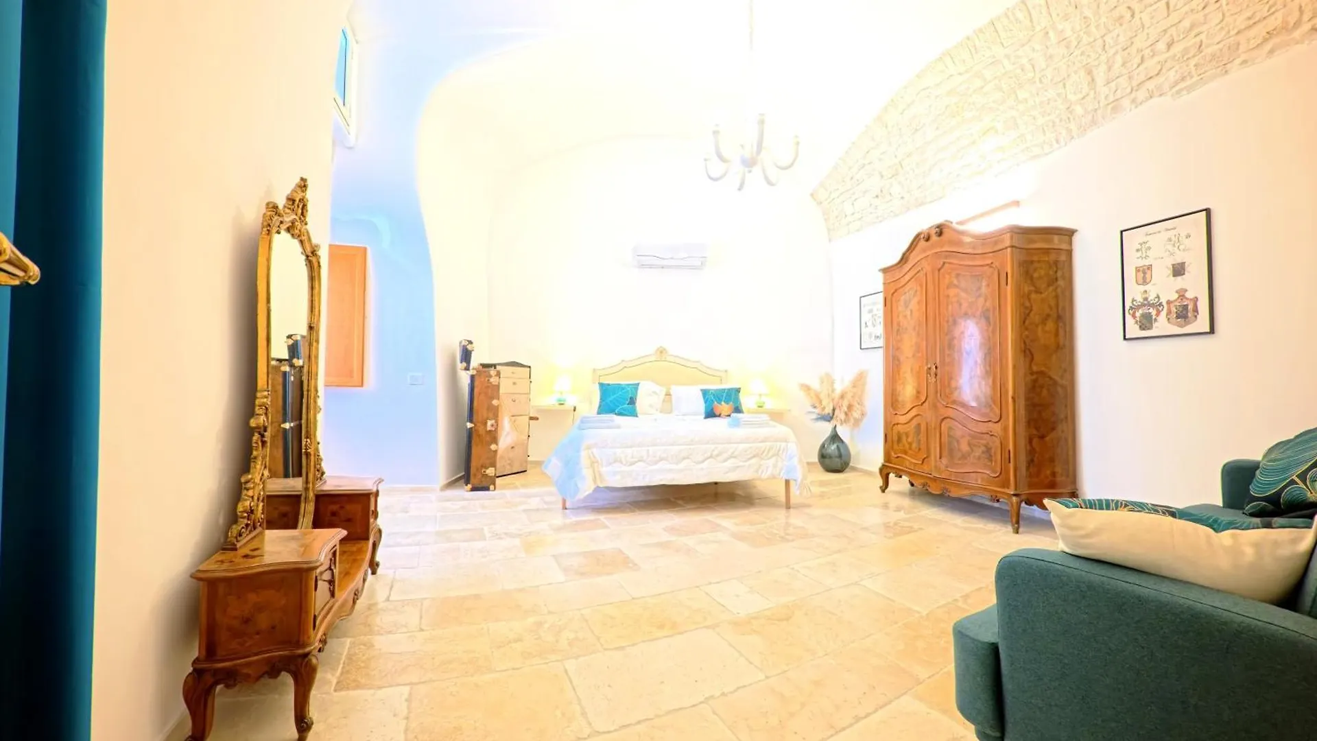 Semper Invictus Apartment - Palazzo Framarino Dei Malatesta - XIV Century Giovinazzo Italy