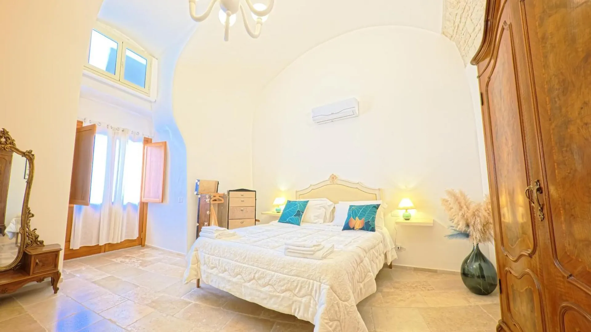 Semper Invictus Apartment - Palazzo Framarino Dei Malatesta - XIV Century Giovinazzo