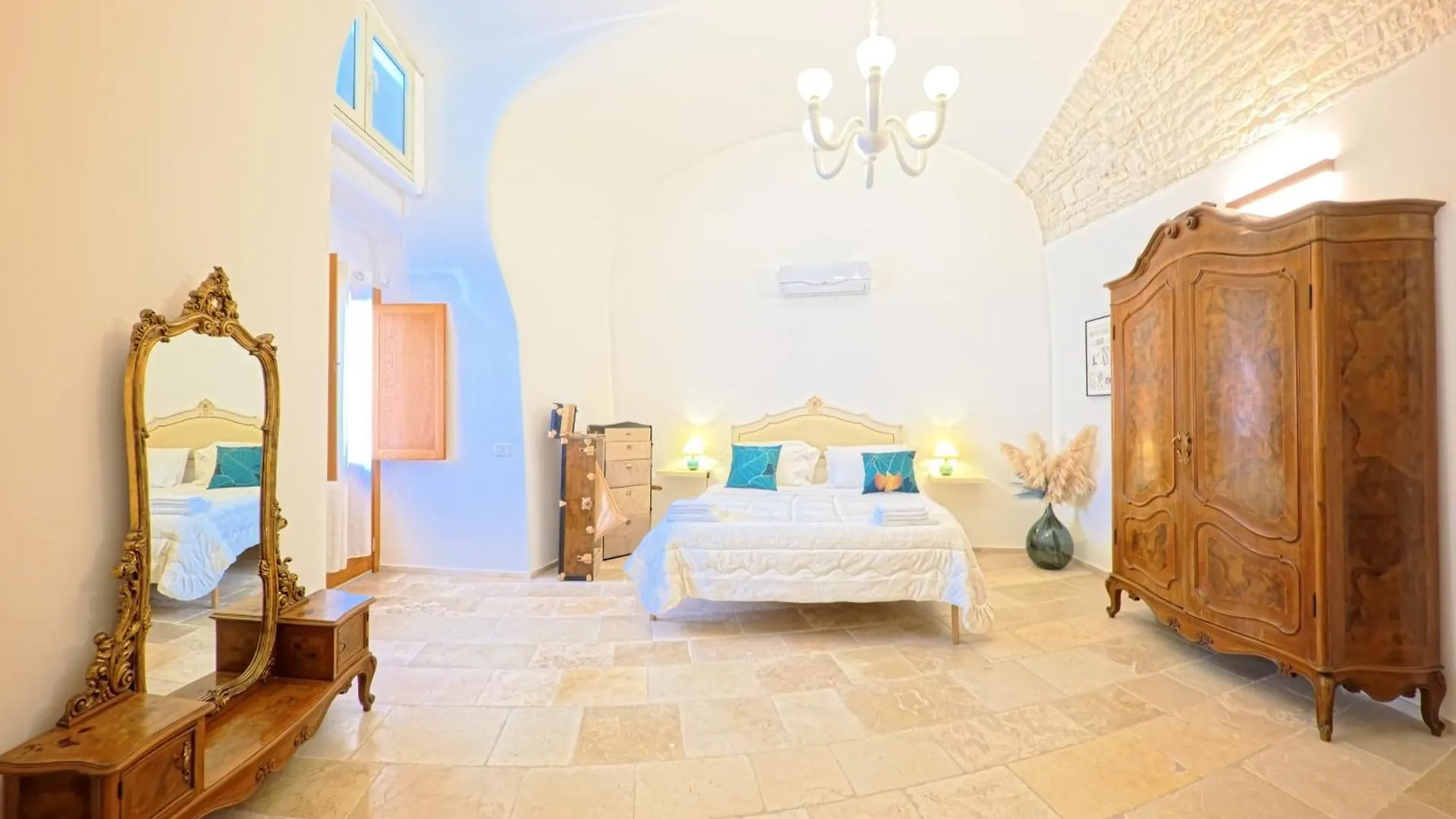 Semper Invictus Apartment - Palazzo Framarino Dei Malatesta - XIV Century Giovinazzo