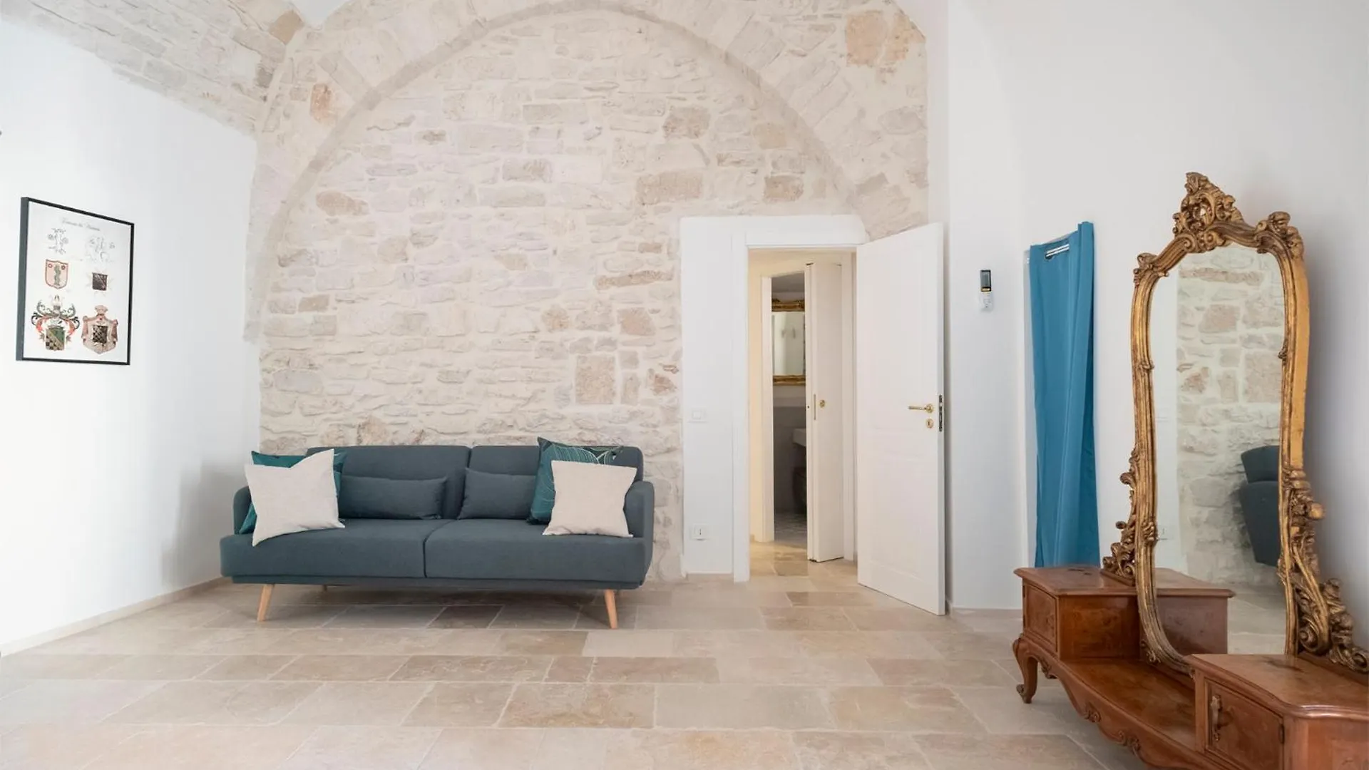 Semper Invictus Apartment - Palazzo Framarino Dei Malatesta - XIV Century Giovinazzo Holiday home