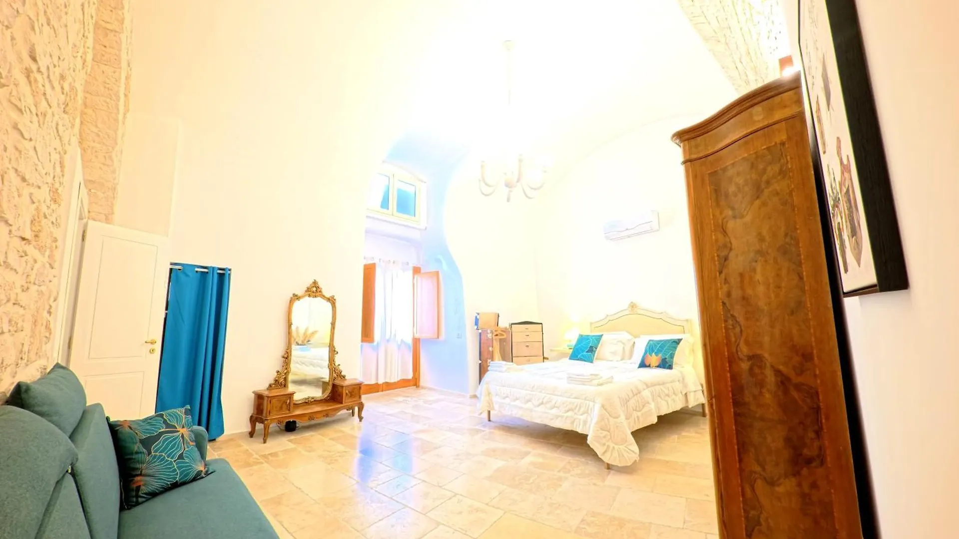 Semper Invictus Apartment - Palazzo Framarino Dei Malatesta - XIV Century Giovinazzo