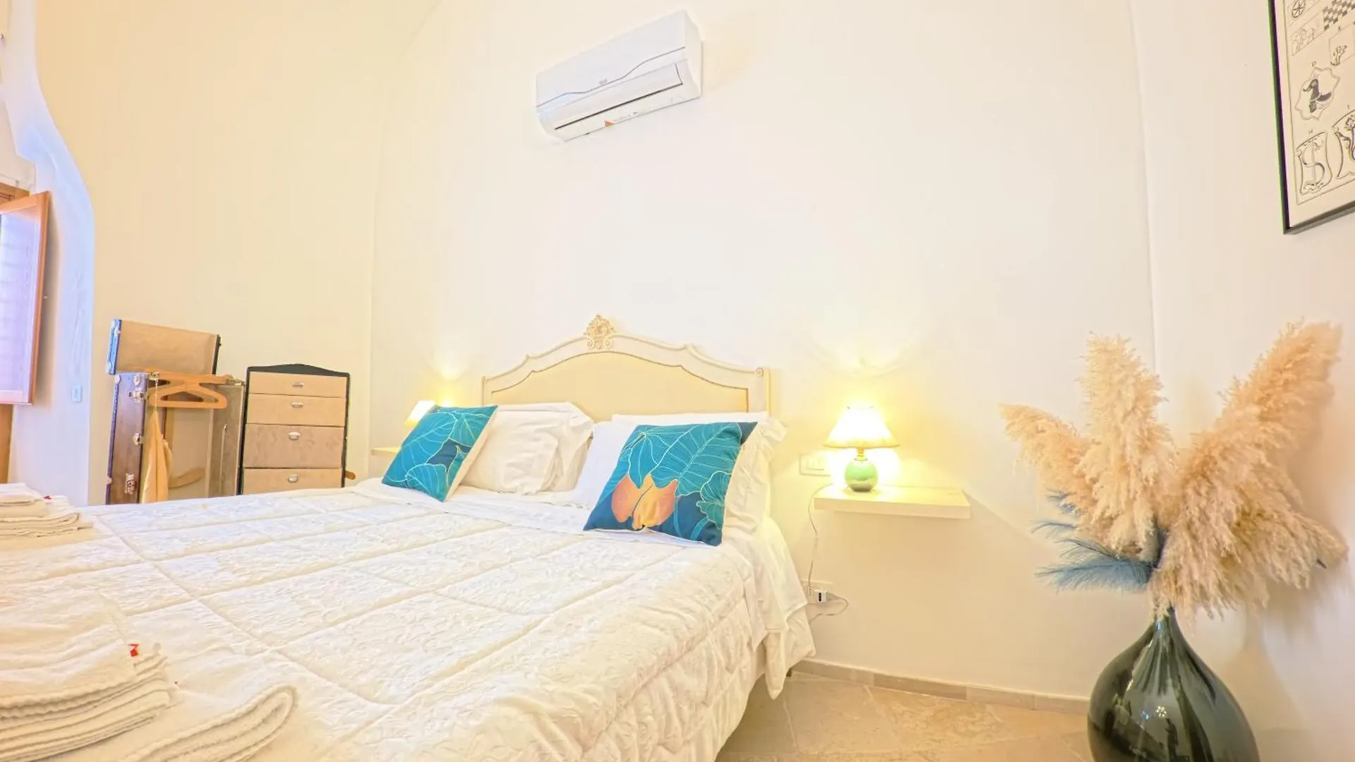 Holiday home Semper Invictus Apartment - Palazzo Framarino Dei Malatesta - XIV Century Giovinazzo Italy